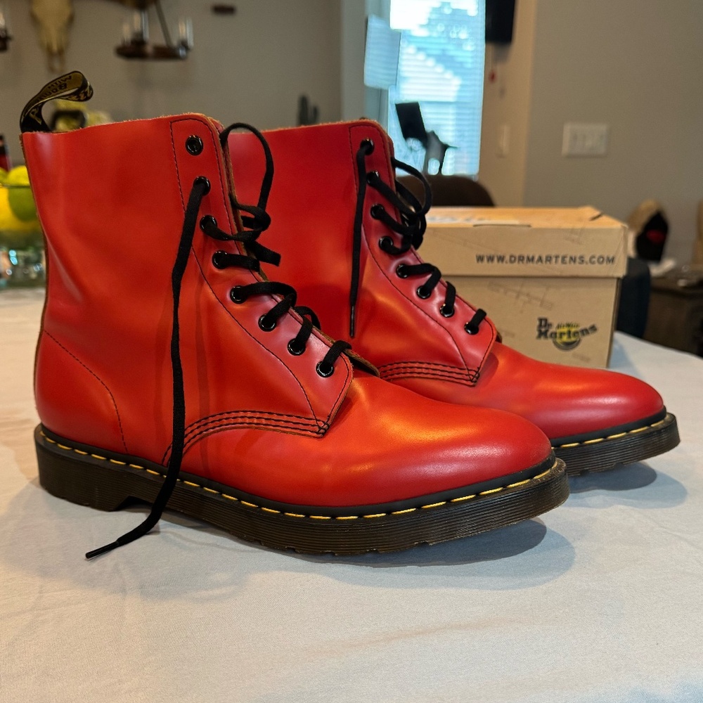 Doc Martens Unisex Pascal Red Vintage Smooth Boots with Box